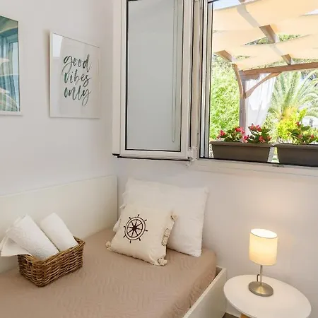 Apartment Sand