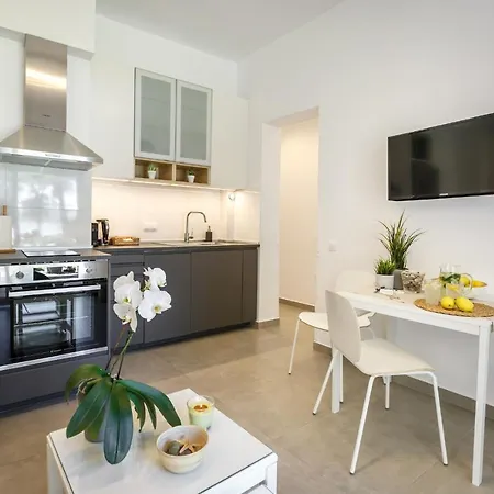 Sand Apartment